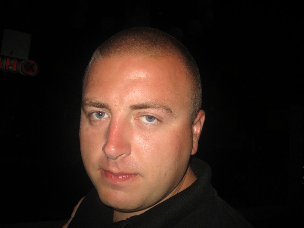 i/Kranj/Absolvent08/07-BlackWhiteParty/absolvent 1867.jpg